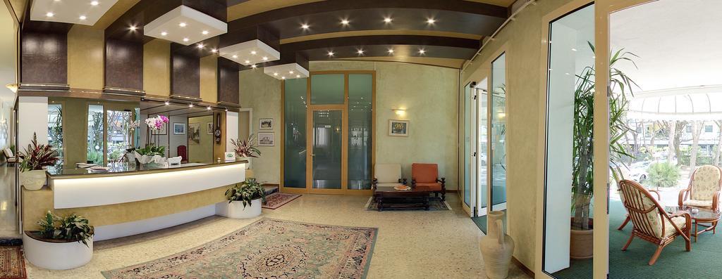 Hotel Janeiro Frontemare 利多迪迪耶索洛 外观 照片